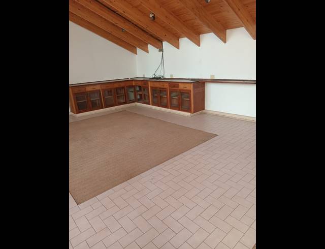 5 BEDROOM FREESTANDING FOR SALE IN SILVERTON